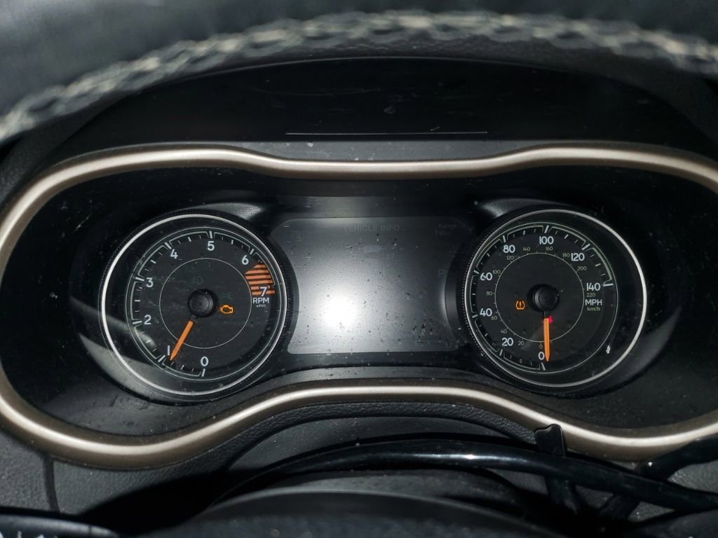 Used 2016 Jeep Cherokee Limited image 14