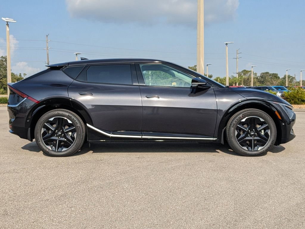 New 2025 Kia EV6 Wind RWD image 4