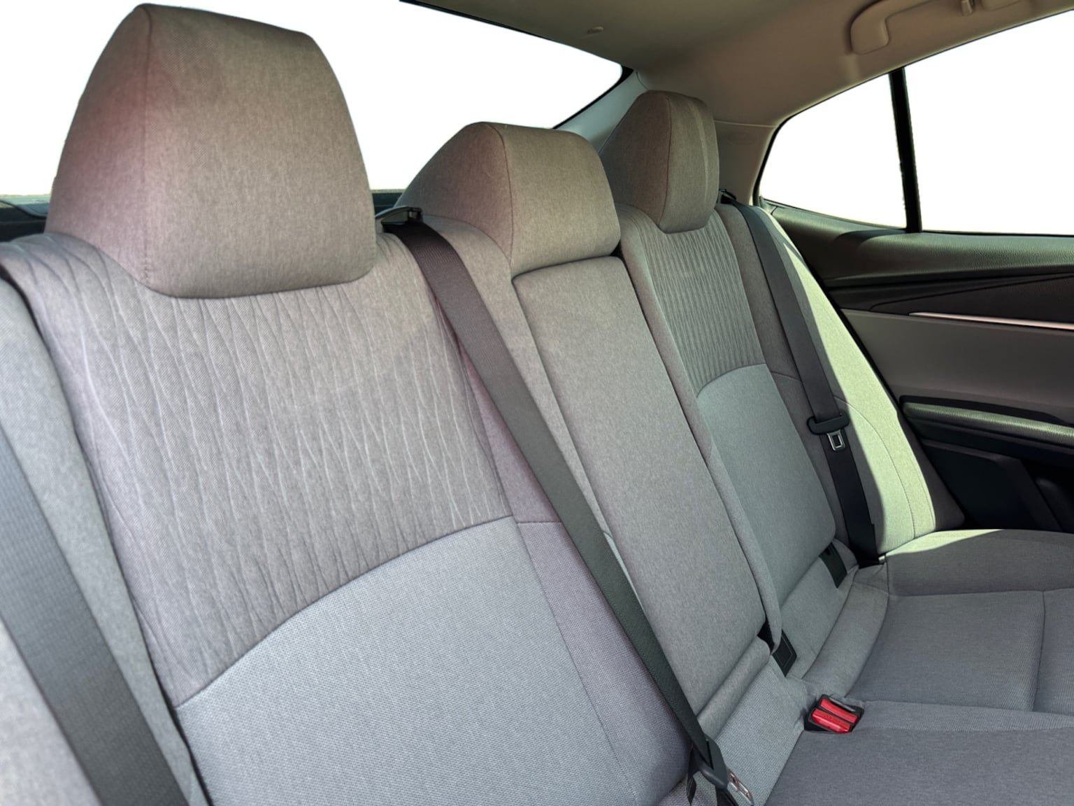 Used 2025 Toyota Camry LE FWD image 18