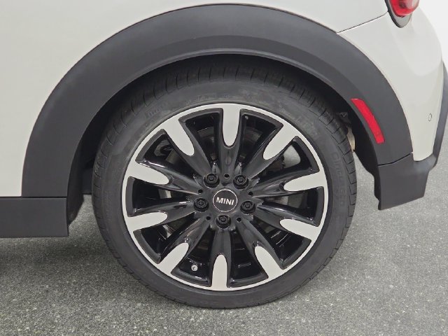 Certified 2024 MINI Cooper S FWD image 29