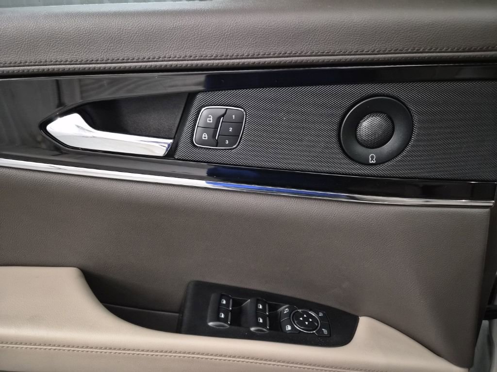 Used 2022 Lincoln Nautilus Reserve w/ Equipment Group 201A image 14