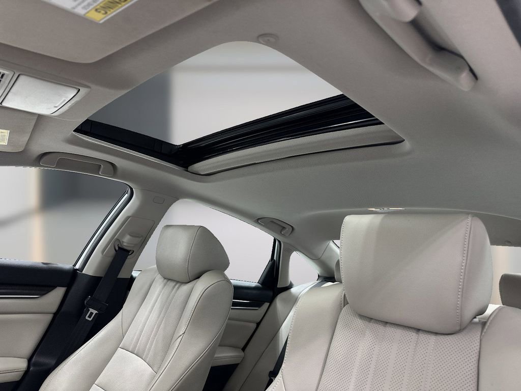 Used 2019 Honda Accord Touring image 16