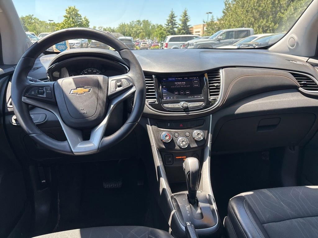 Used 2021 Chevrolet Trax LT w/ LT Convenience Package AWD/4WD image 18