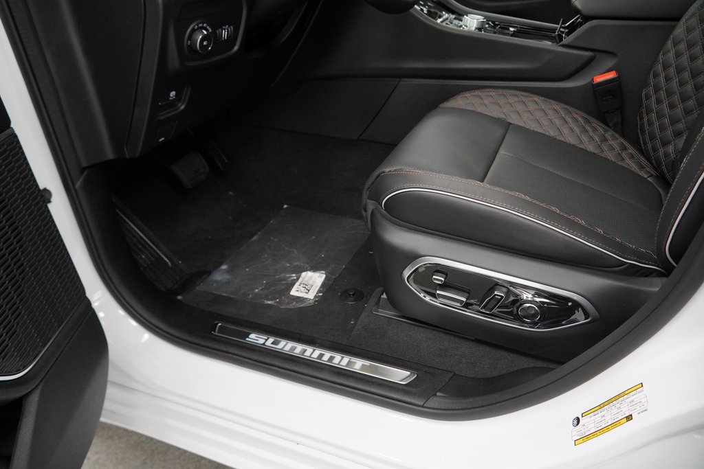 New 2025 Jeep Grand Cherokee Summit w/ Obsidian Package image 29