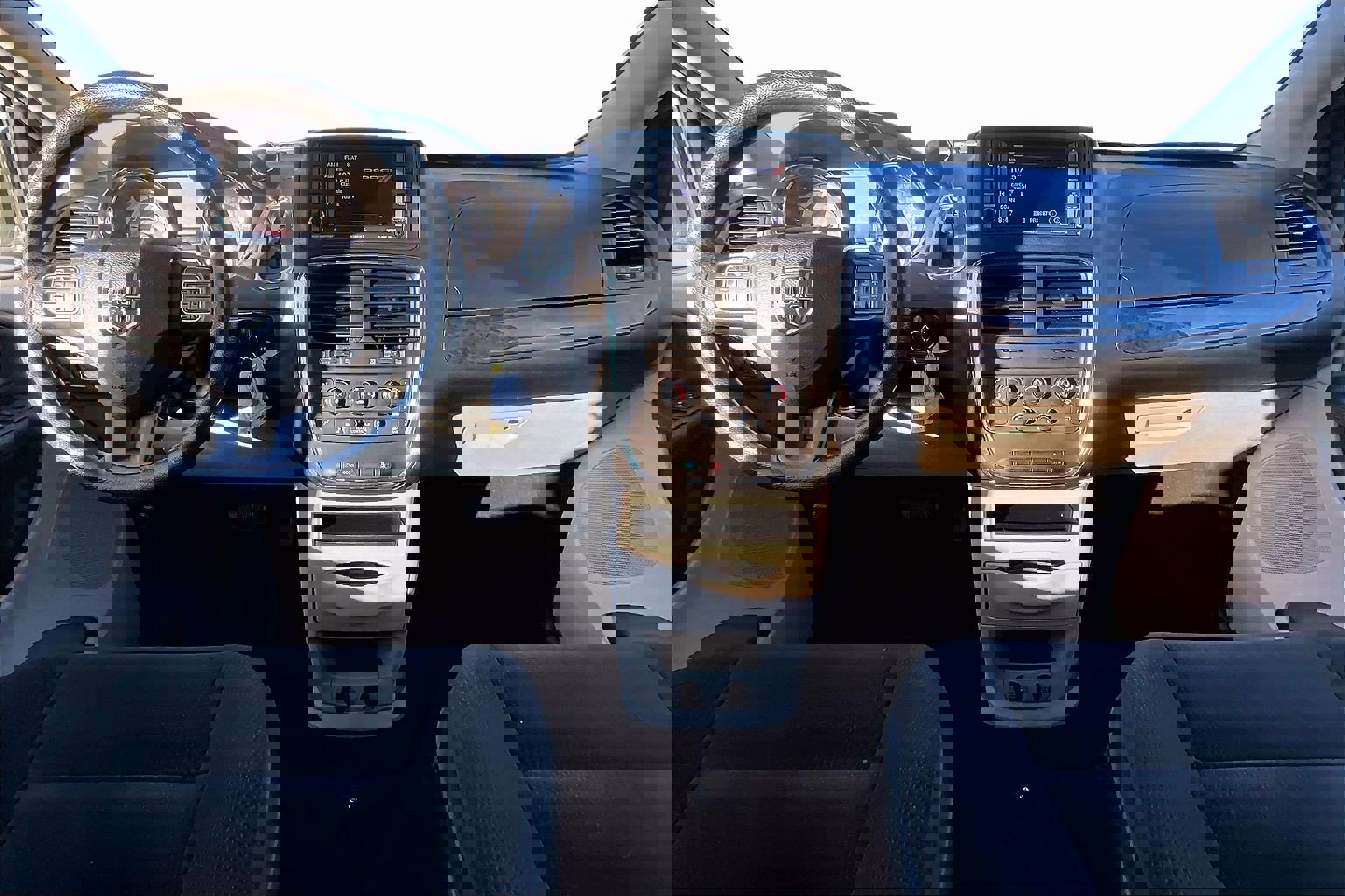 Used 2018 Dodge Grand Caravan SE w/ UConnect Hands-Free Group image 13