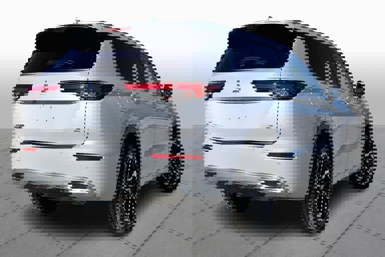 Used 2022 Mitsubishi Outlander SEL image 13