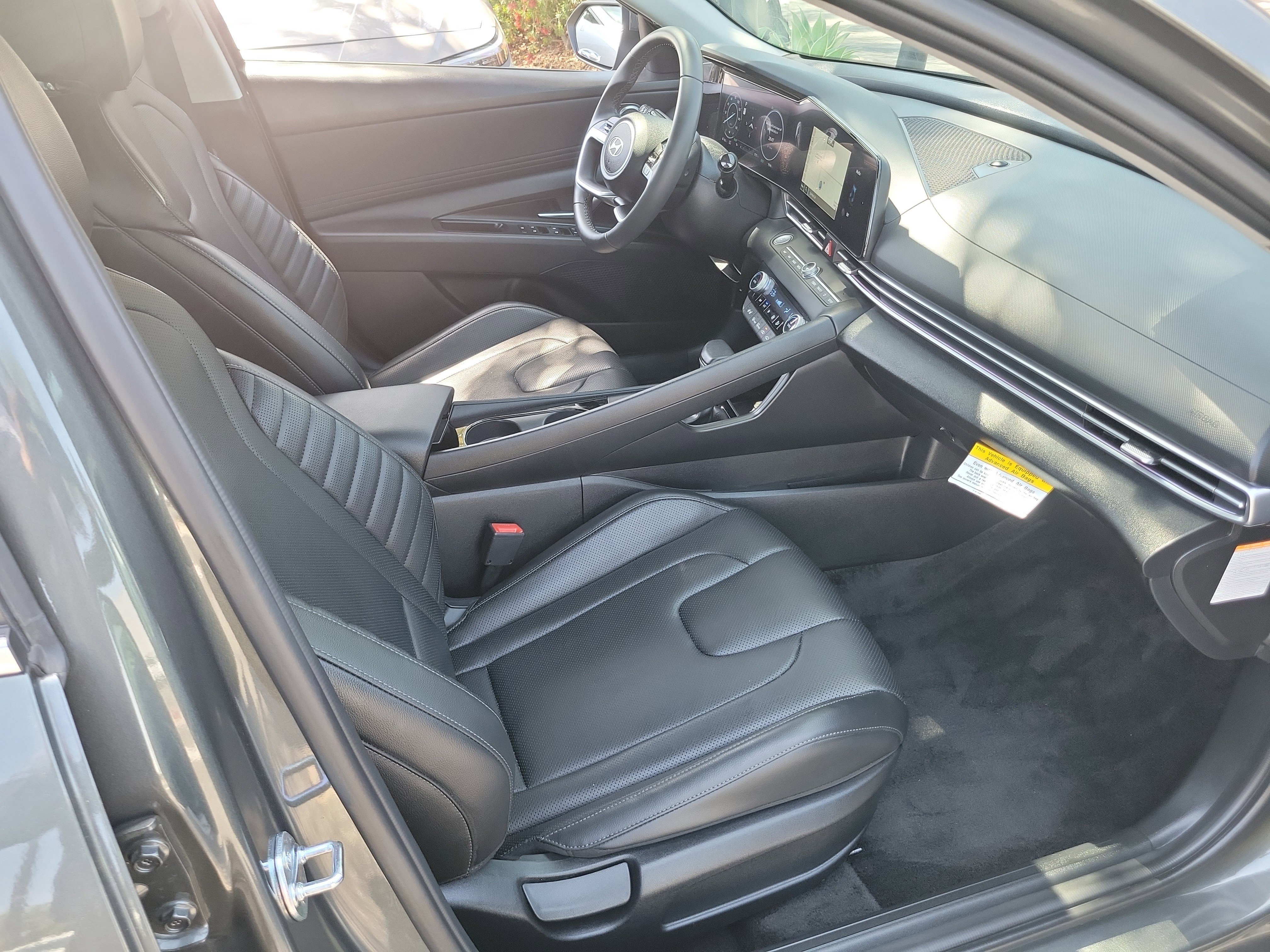 Certified 2025 Hyundai Elantra Limited image 22