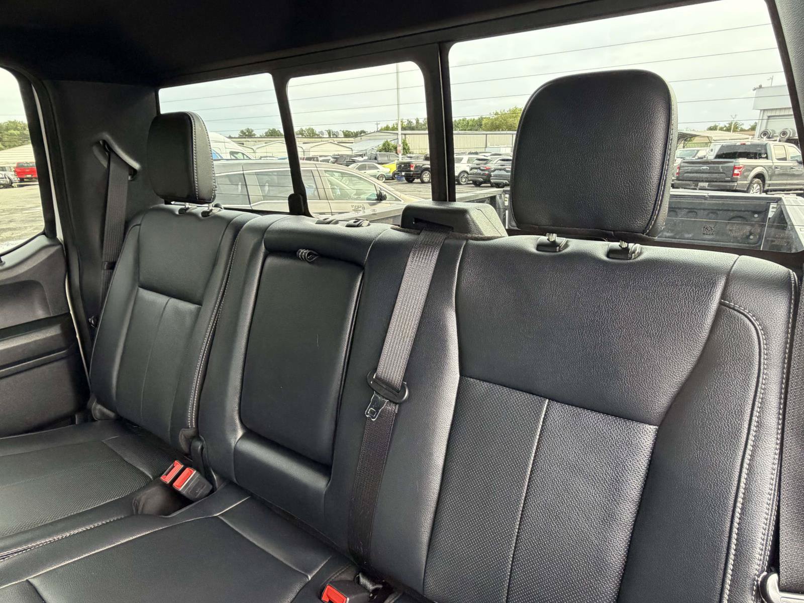 Used 2022 Ford F350 Lariat w/ Black Appearance Package AWD/4WD image 26