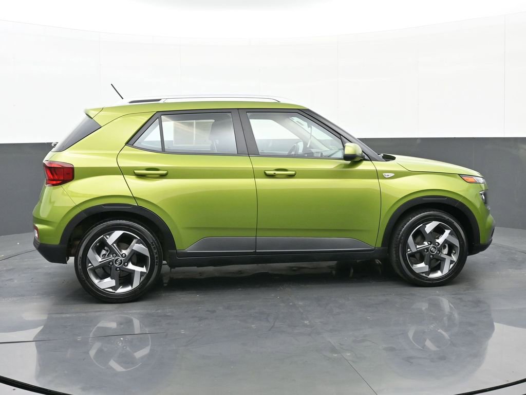 Certified 2024 Hyundai Venue SEL image 3