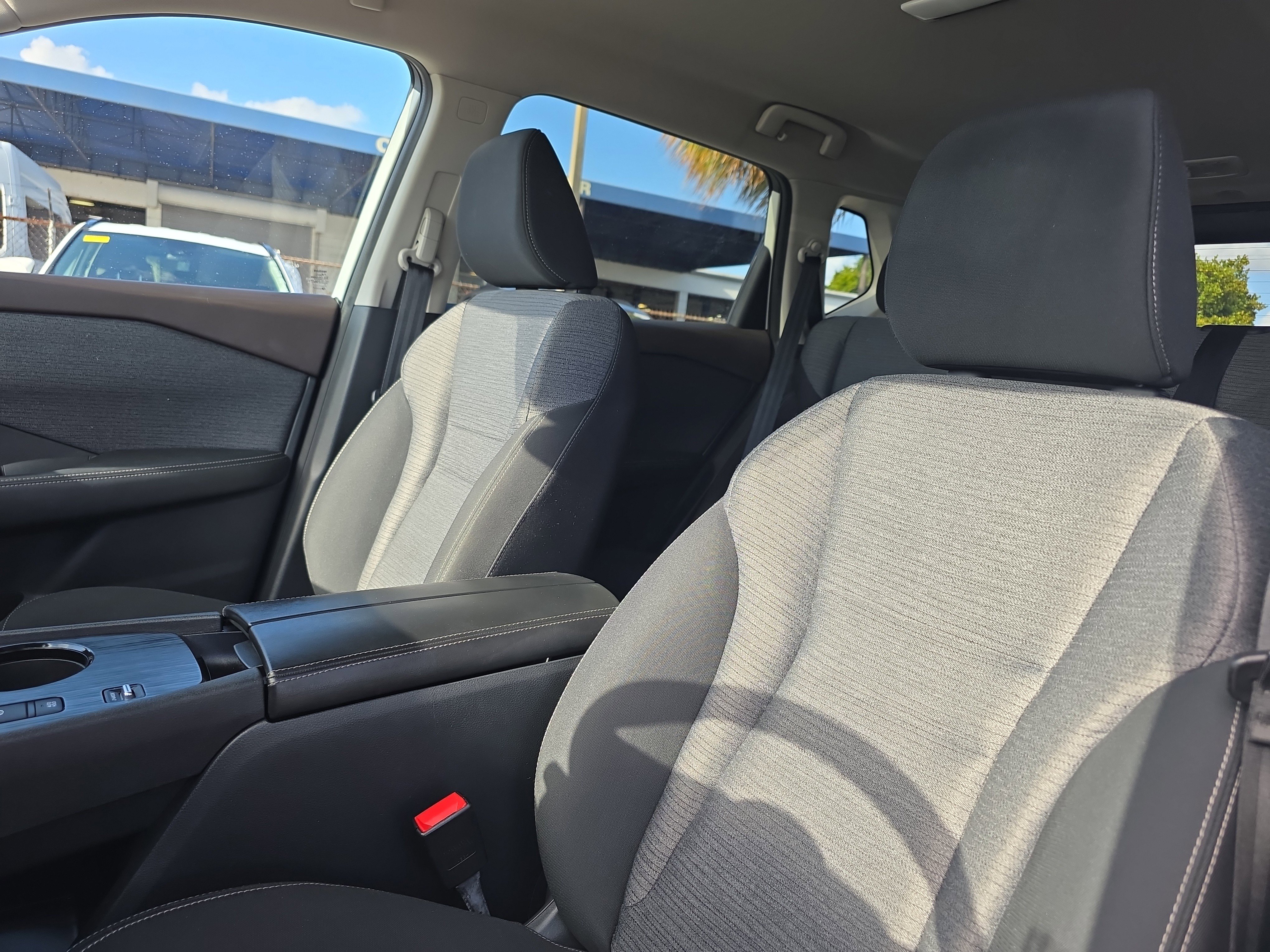 Used 2021 Nissan Rogue SV image 26