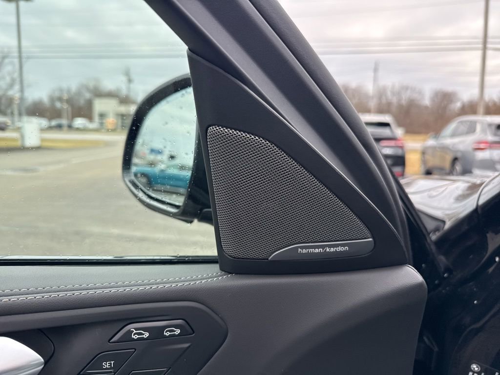 New 2026 BMW X6 xDrive40i w/ Climate Comfort Package image 9