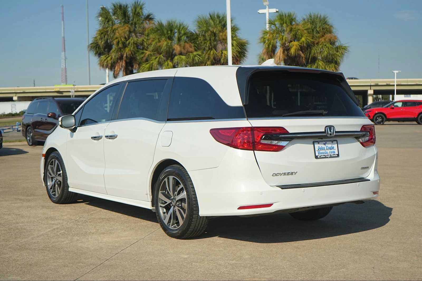 Used 2023 Honda Odyssey Touring image 4