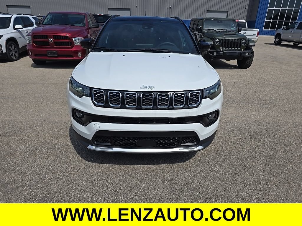 Used 2025 Jeep Compass Limited AWD/4WD image 2