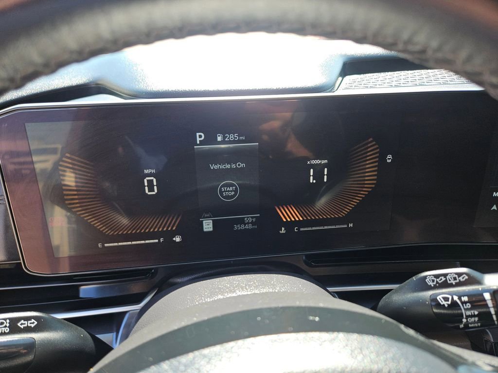 Used 2025 Kia Carnival image 19