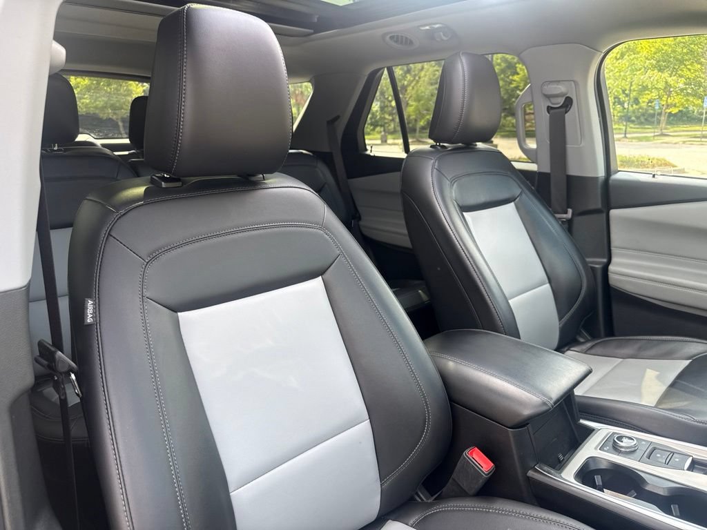 Used 2022 Ford Explorer XLT w/ Equipment Group 202A AWD/4WD image 37