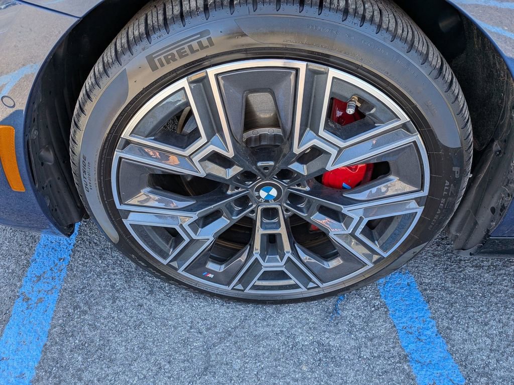 Used 2026 BMW 550e xDrive w/ Executive Package image 26