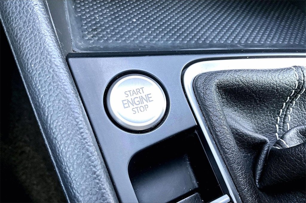 Used 2024 Volkswagen Jetta SE image 27