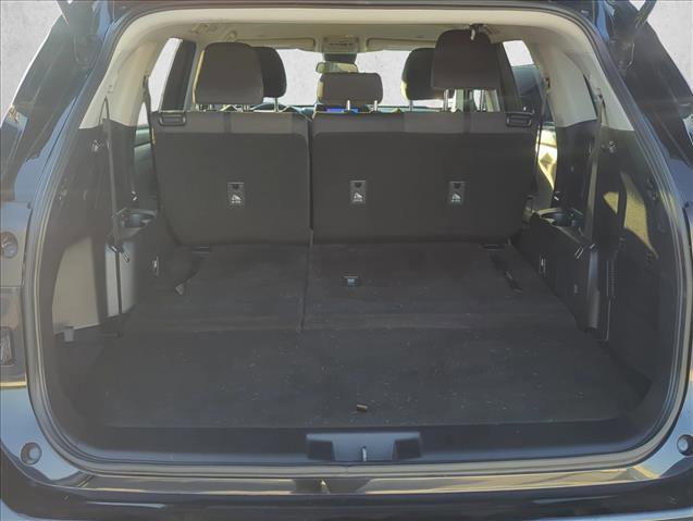 Used 2023 Toyota Highlander L FWD image 24
