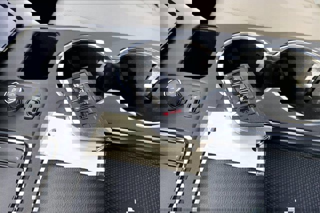 Used 2022 Acura MDX SH-AWD w/ Technology Package image 11