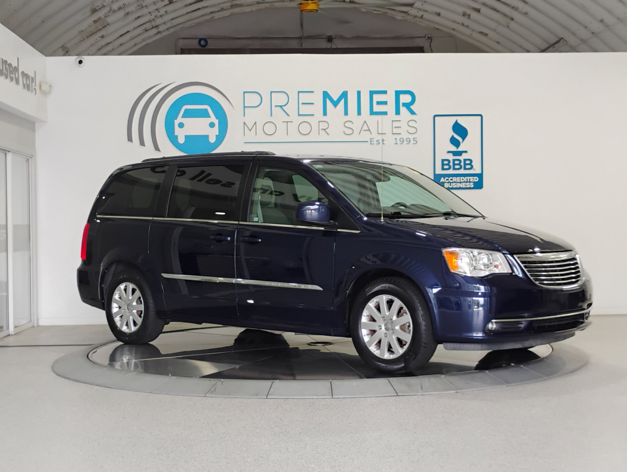 Used 2016 Chrysler Town & Country Touring image 49