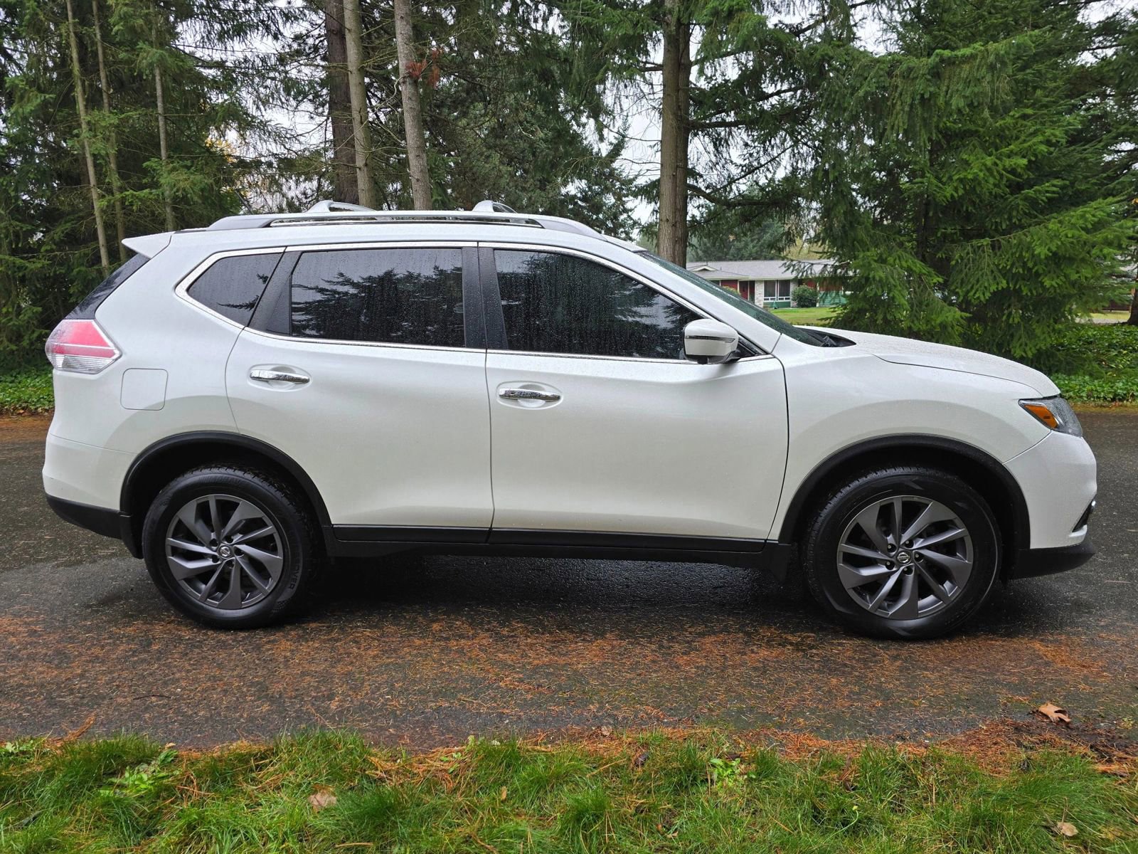 Used 2016 Nissan Rogue SL w/ SL Premium Package image 6