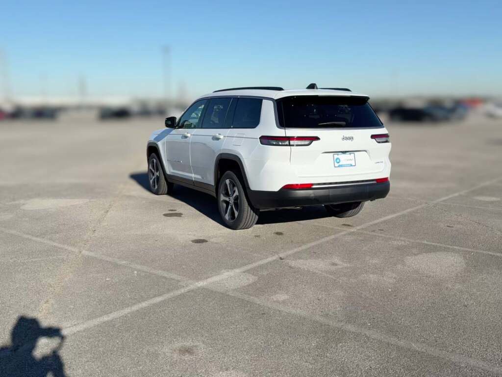 New 2026 Jeep Grand Cherokee L Limited image 9
