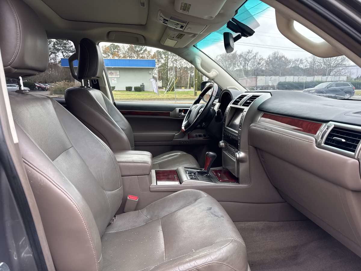 Used 2013 Lexus GX 460 w/ Comfort Plus Pkg image 11