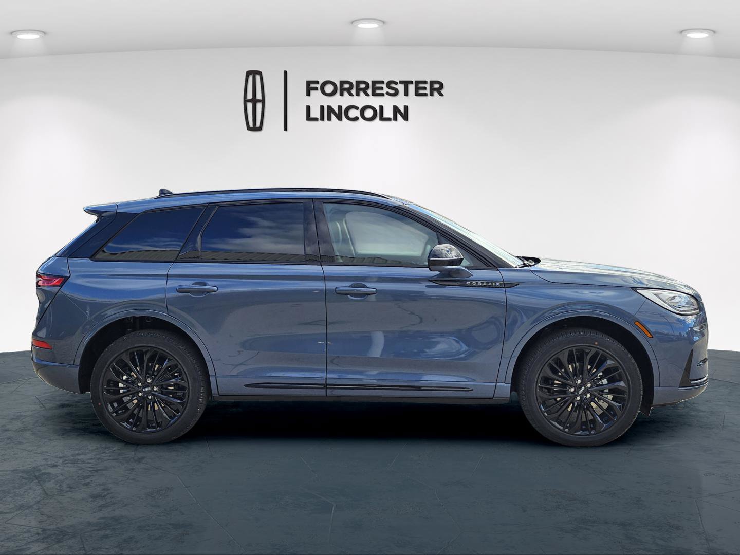 New 2026 Lincoln Corsair Reserve w/ Jet Appearance Package AWD/4WD image 2