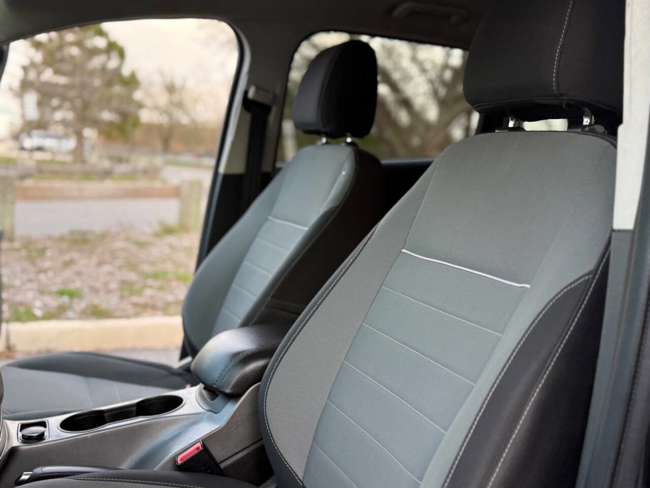 Used 2014 Ford Escape SE image 16