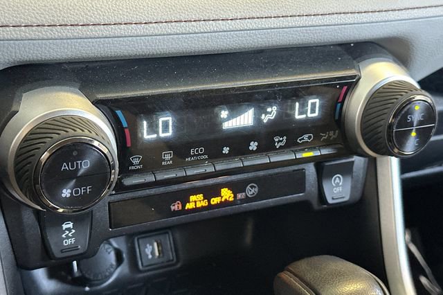 Certified 2025 Toyota RAV4 XLE FWD image 25