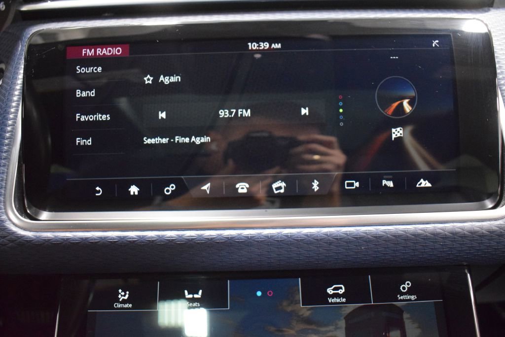 Used 2020 Land Rover Range Rover Velar R-Dynamic S image 25