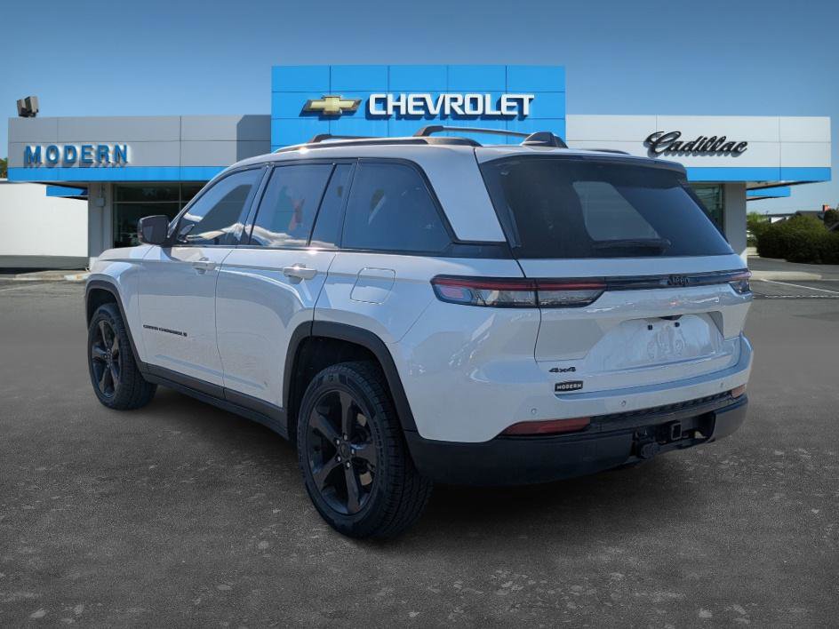 Used 2023 Jeep Grand Cherokee Altitude image 7