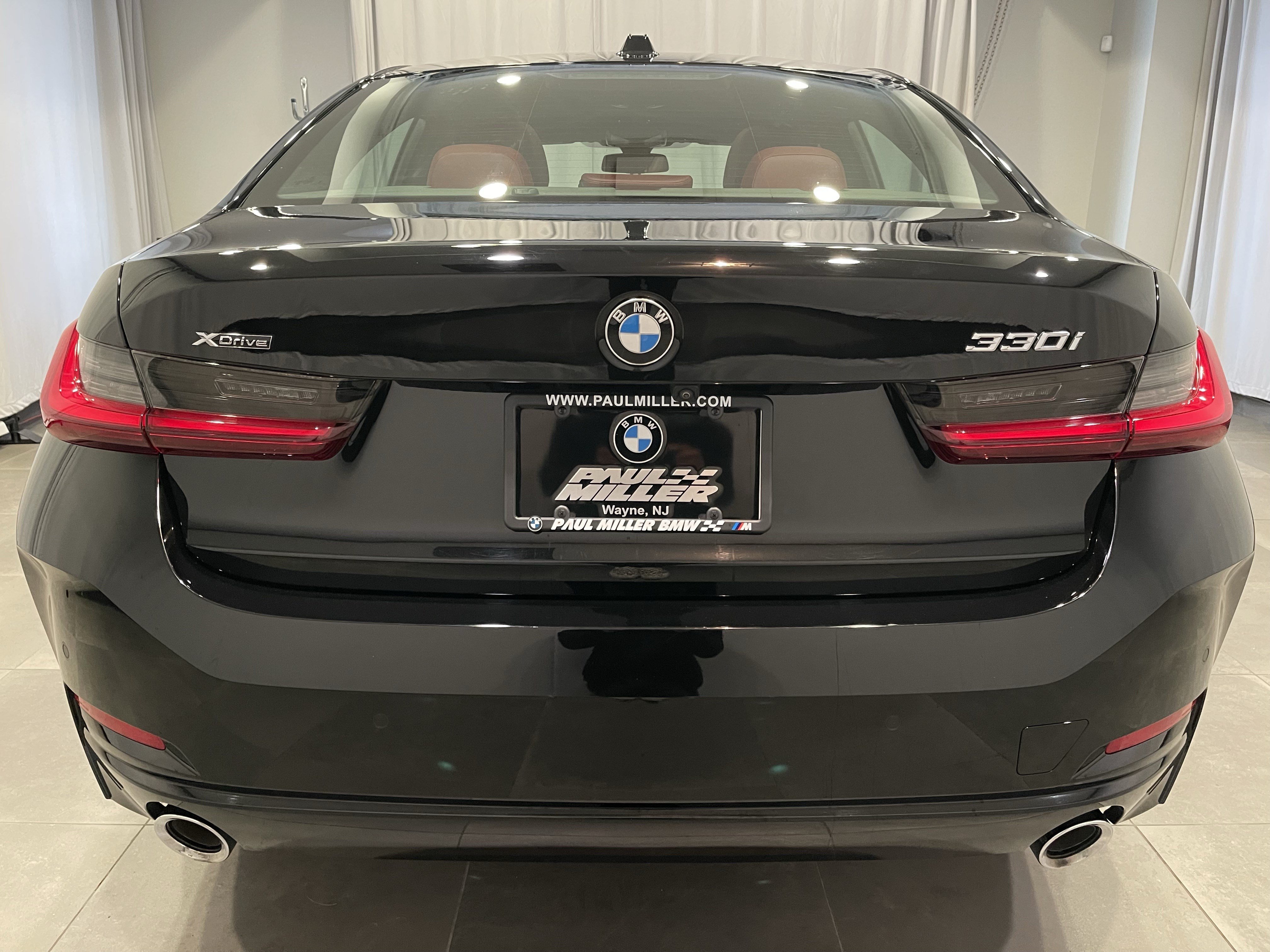 Certified 2023 BMW 330i xDrive Sedan w/ Premium Package AWD/4WD image 5