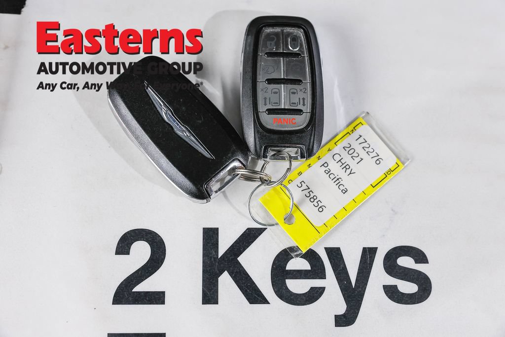 Used 2021 Chrysler Pacifica Touring-L FWD image 27
