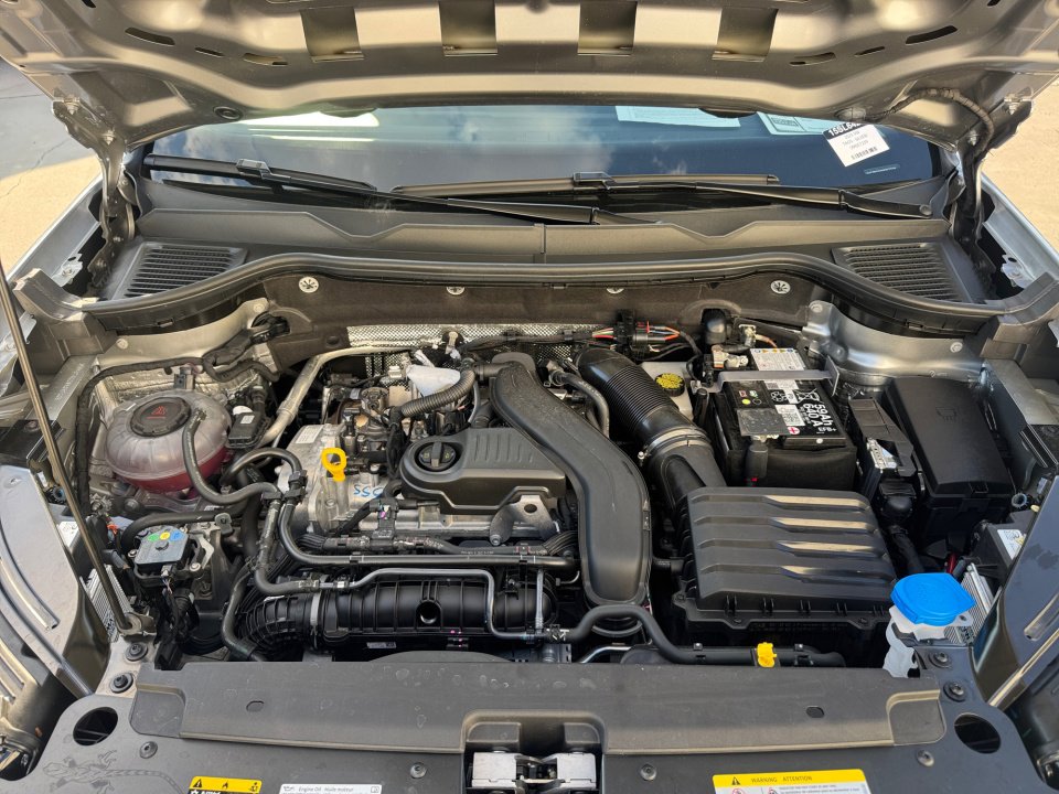 Used 2025 Volkswagen Taos SE w/ Panoramic Sunroof Package image 20