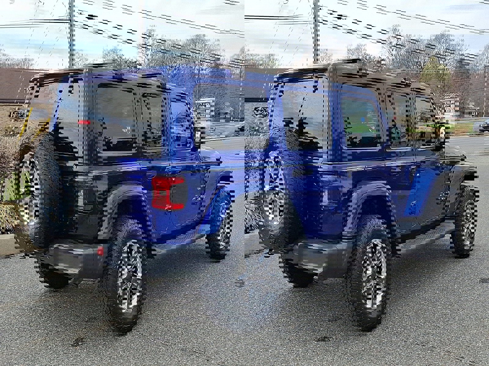 Used 2018 Jeep Wrangler Unlimited Sahara image 4