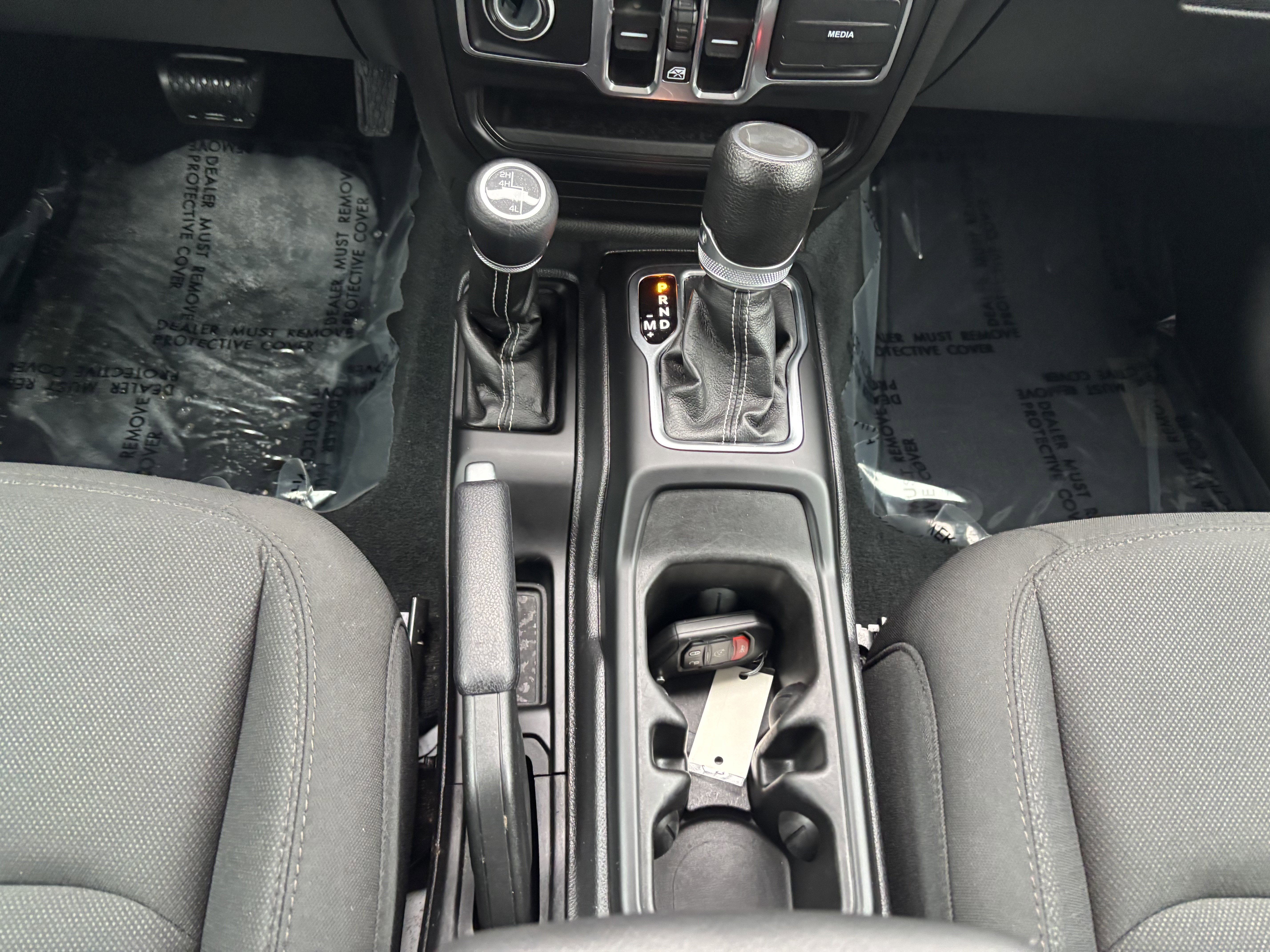 Used 2023 Jeep Wrangler Sahara w/ Cold Weather Group image 19
