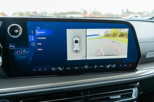 Used 2025 Chevrolet Traverse High Country image 29