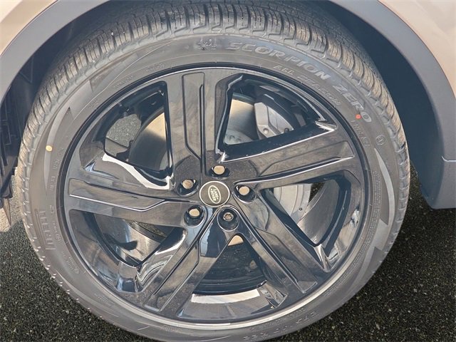 New 2026 Land Rover Discovery S image 19