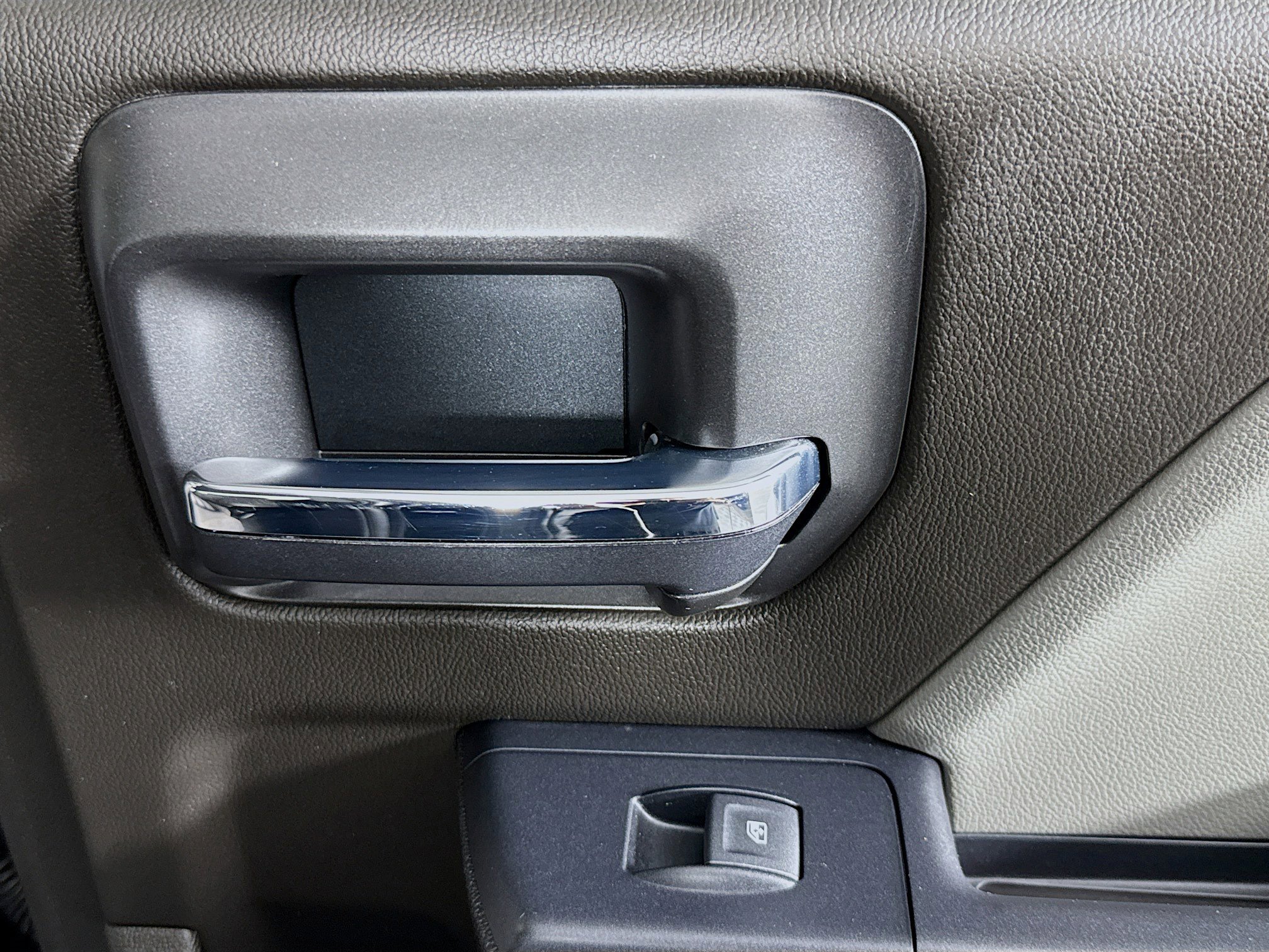 Used 2018 Chevrolet Silverado 1500 Custom w/ Custom Value Package RWD image 27