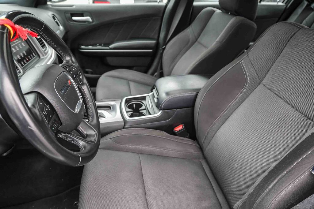Used 2019 Dodge Charger SXT image 16