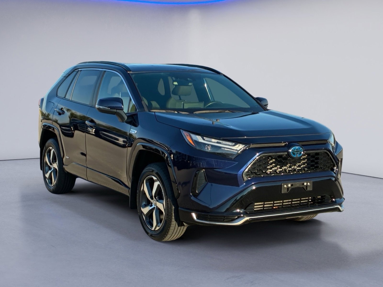 Used 2024 Toyota RAV4 SE w/ Weather & Moonroof Package AWD/4WD image 5