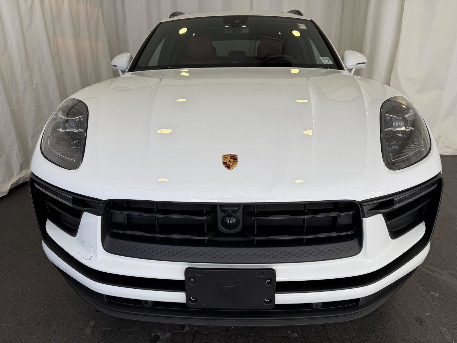 Used 2025 Porsche Macan image 6