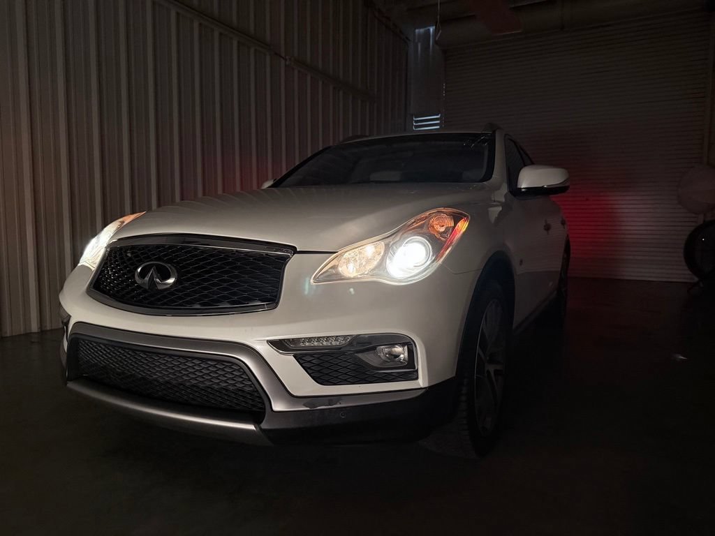 Used 2017 INFINITI QX50 2WD w/ Premium Plus Package image 8