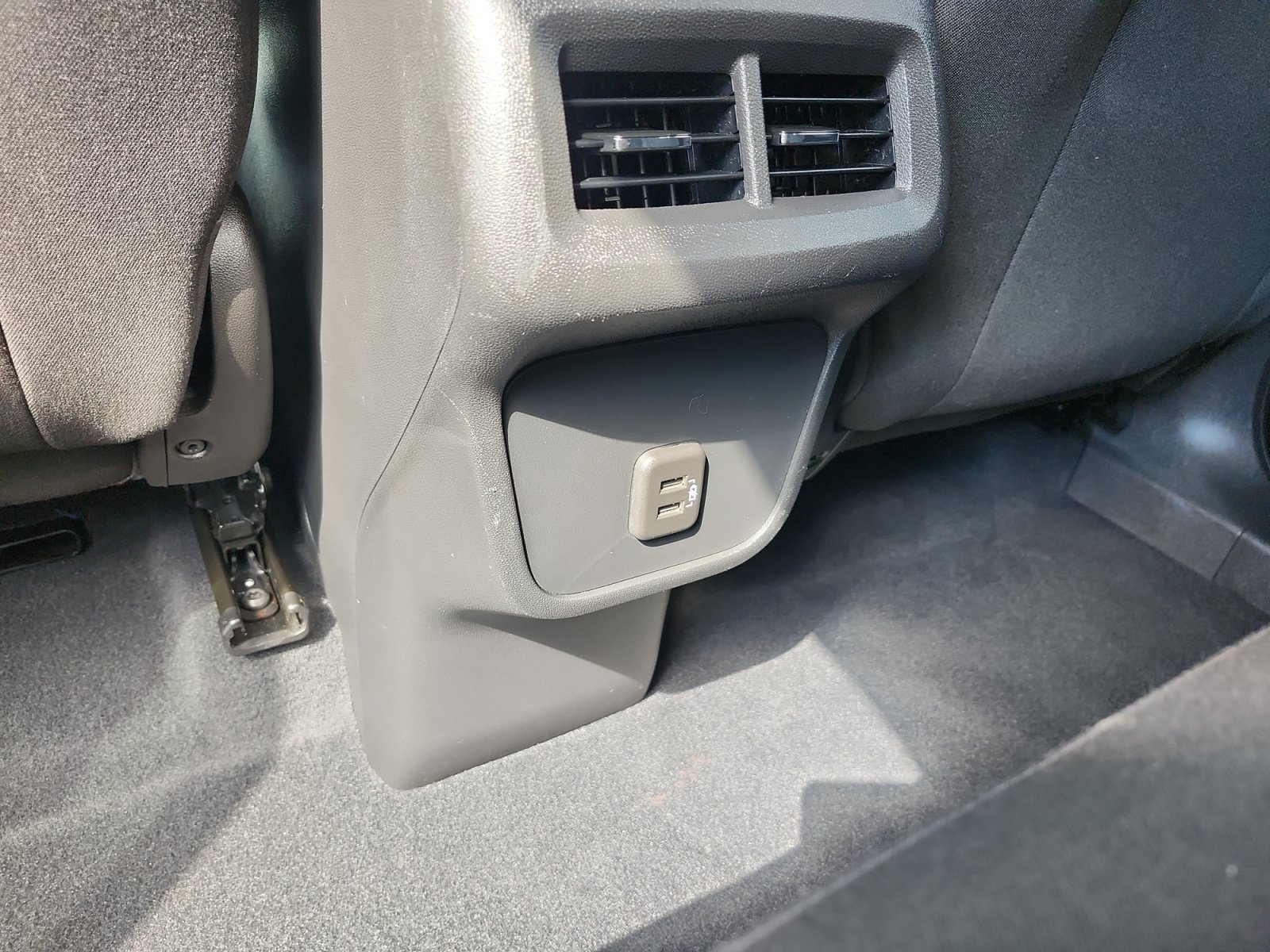 Used 2021 Chevrolet Equinox LT w/ Driver Convenience Package FWD image 14