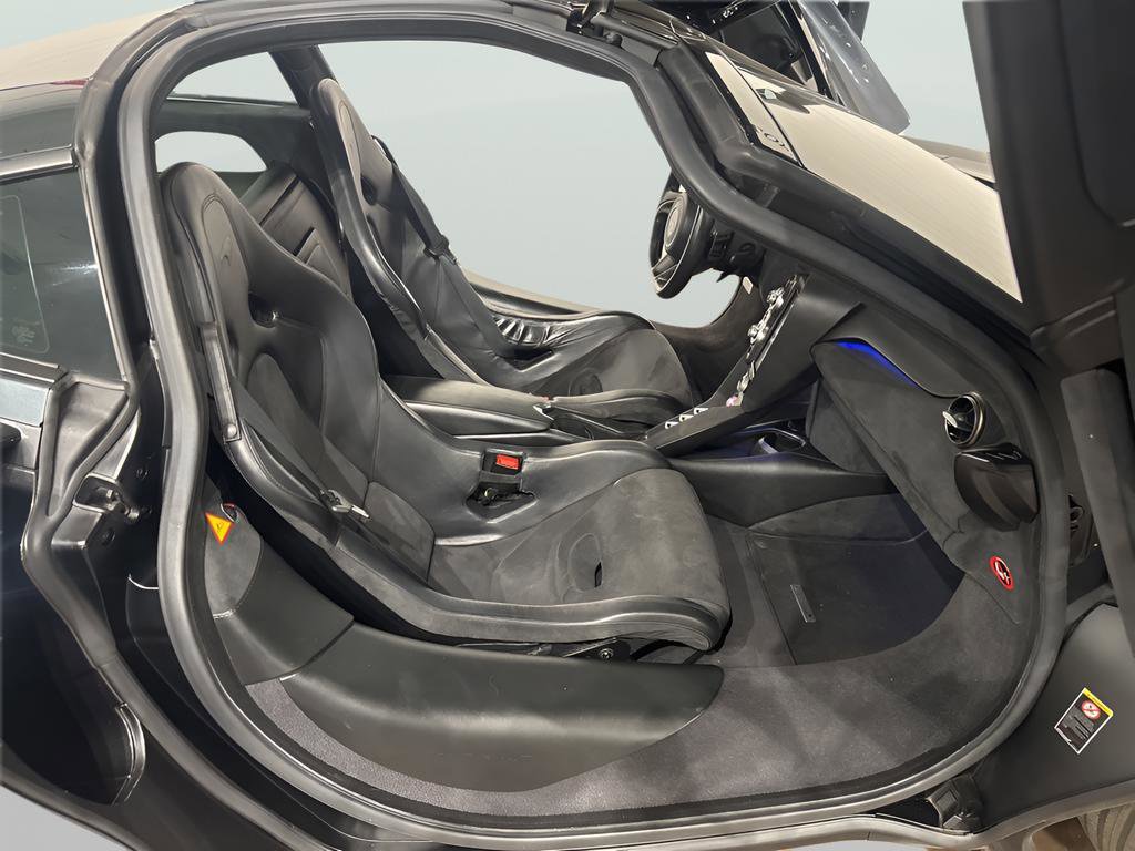 Used 2018 McLaren 720S image 13