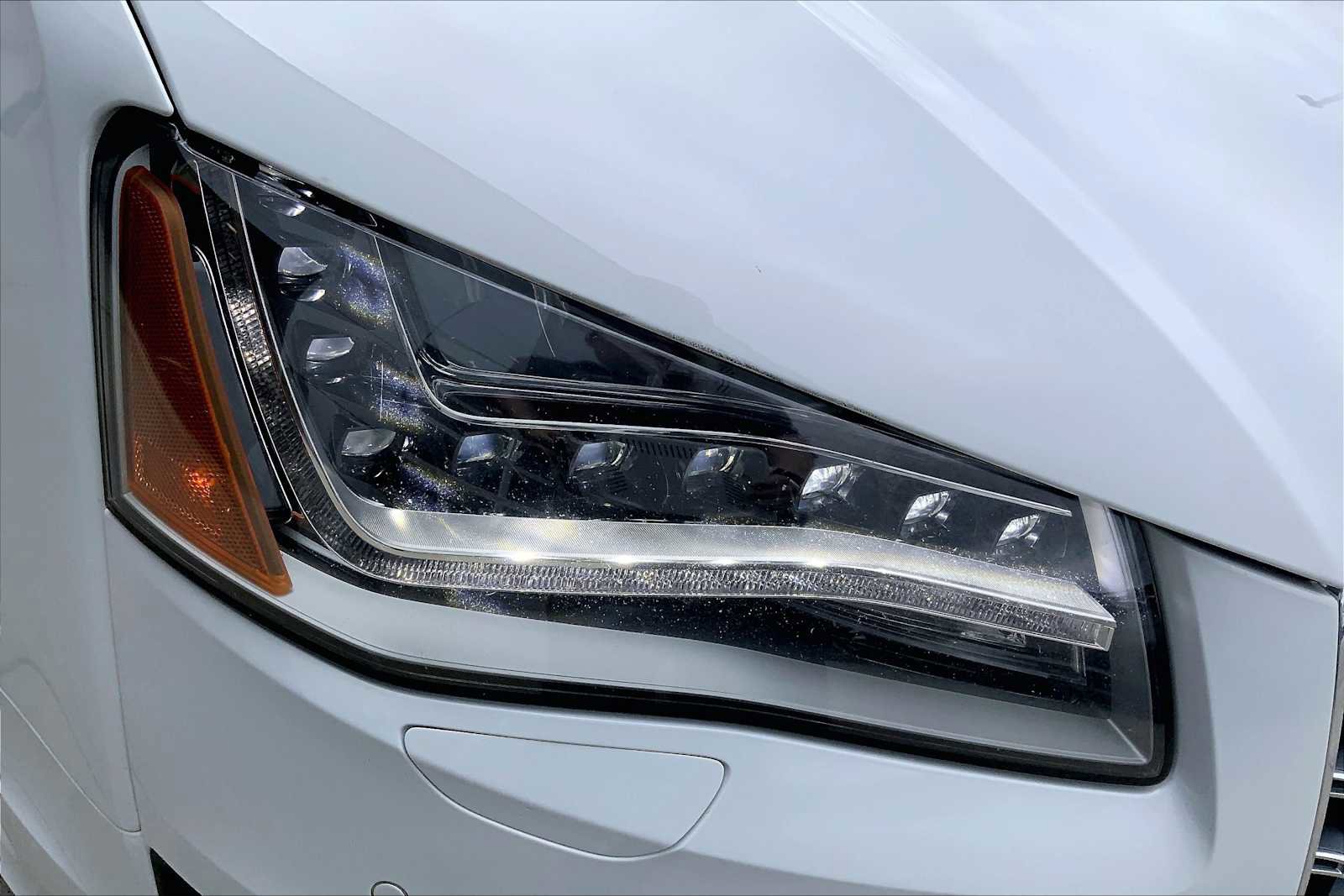 Used 2013 Audi S8 w/ Full Leather Pkg image 27