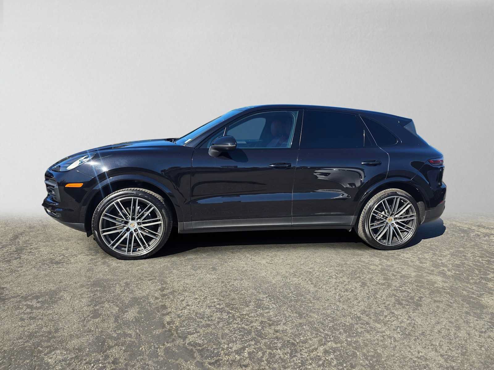 Used 2019 Porsche Cayenne AWD/4WD image 2