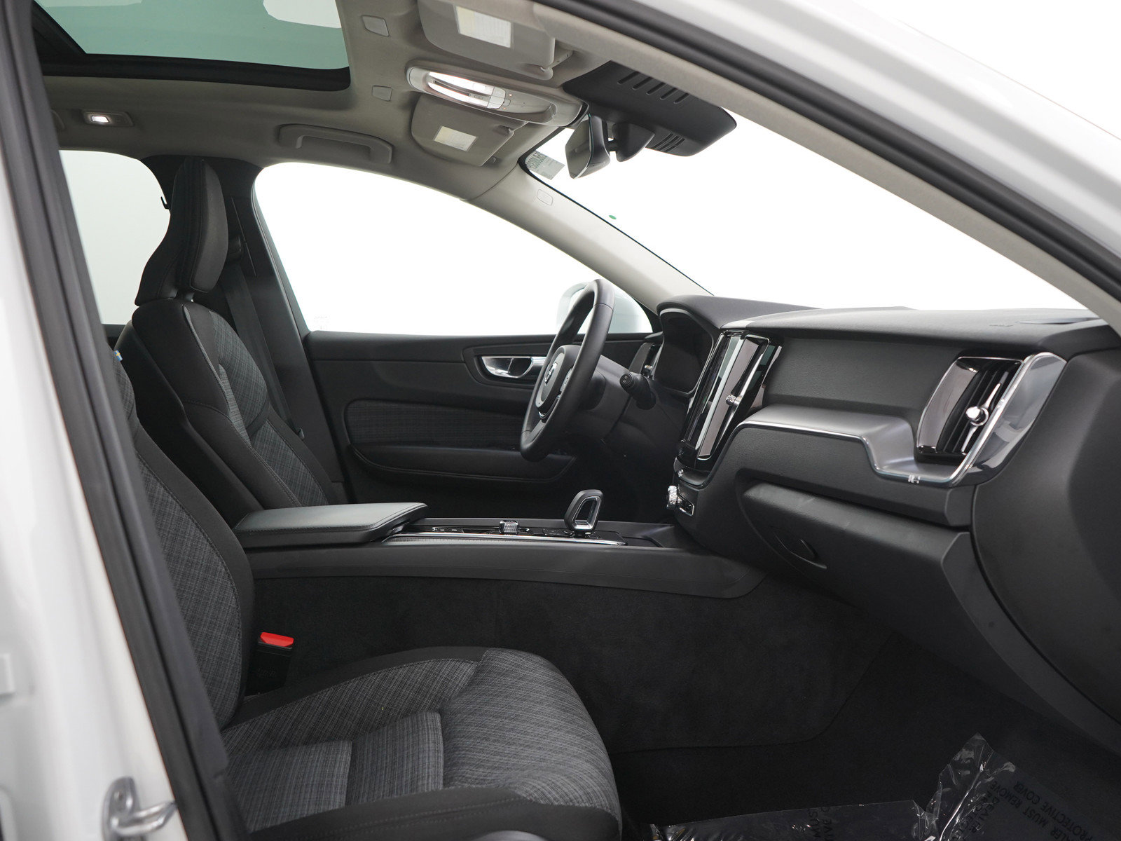 Used 2023 Volvo XC60 B5 Core AWD/4WD image 13