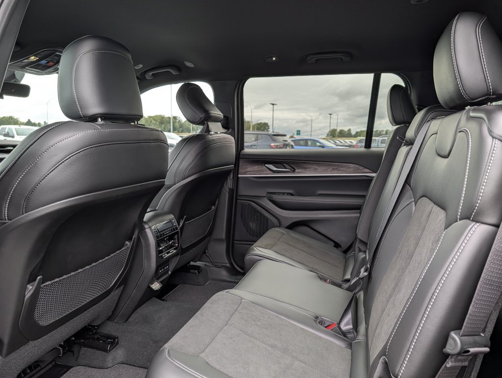 New 2027 Jeep Grand Cherokee L 4WD image 7